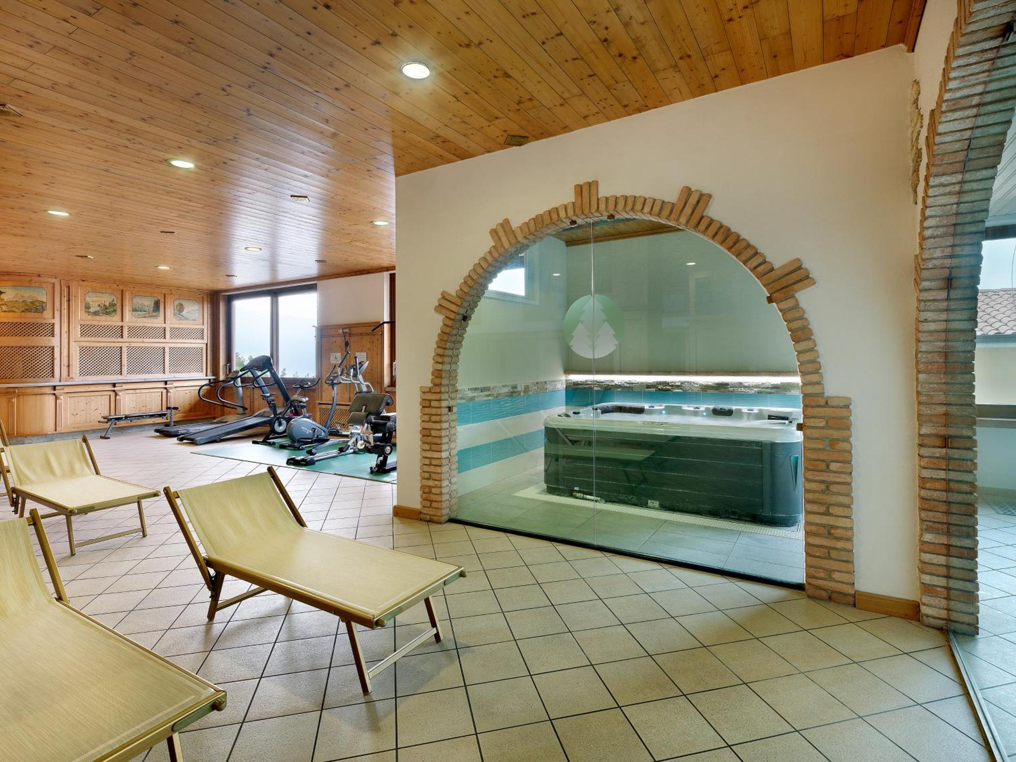 Hotel Residence Panorama La Forca, Gtsgroup Tignale Luaran gambar