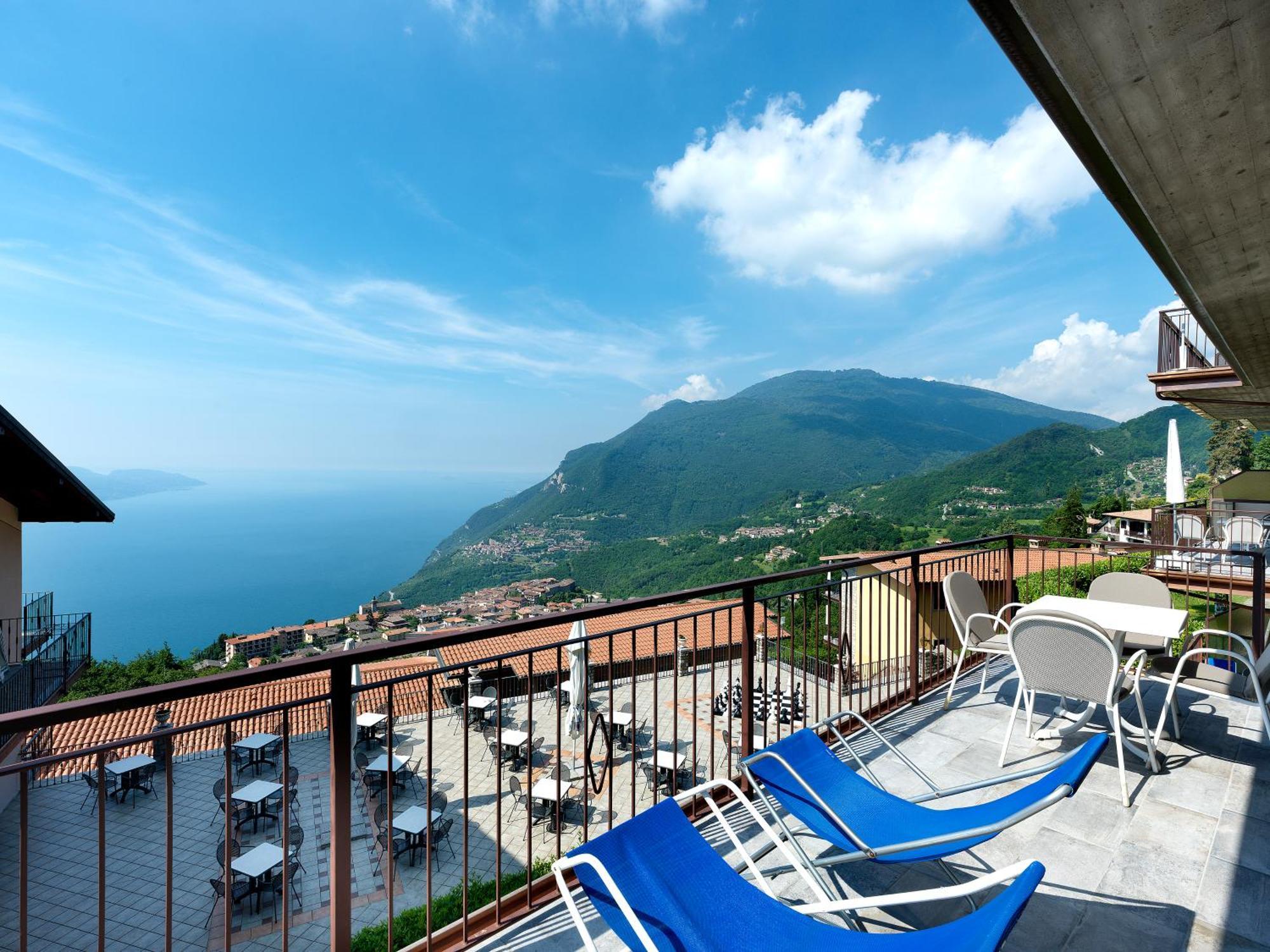 Hotel Residence Panorama La Forca, Gtsgroup Tignale Bilik gambar